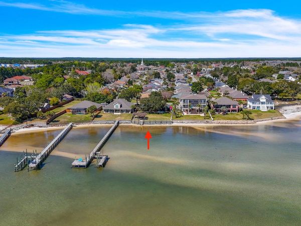 2017 Jessica Way, Navarre, FL 32566