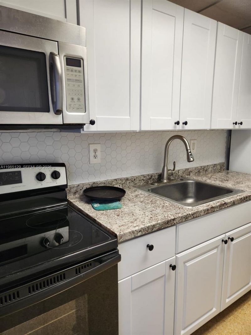 1450 NE 170th St , Unit 210, North Miami Beach, FL 33162 Photo