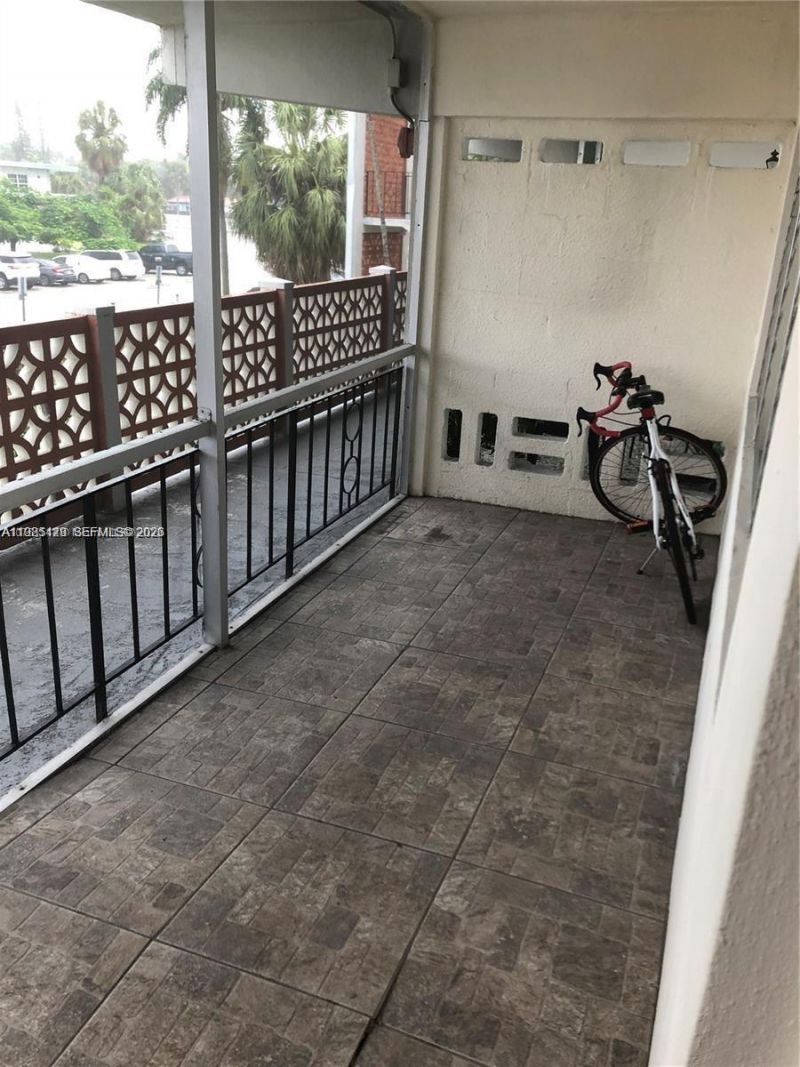 1450 NE 170th St , Unit 210, North Miami Beach, FL 33162 Photo