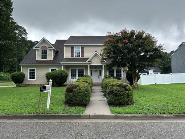 605 Rivergate Terrace , West Point, VA 23181