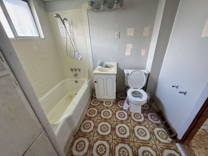 1288 Hart Road, Columbus, OH 43223 Photo 11