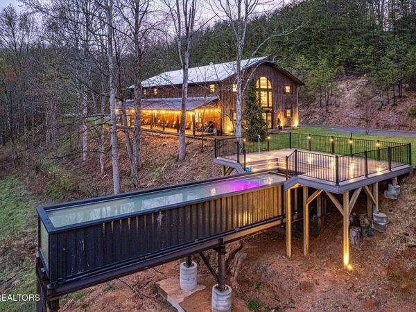 1293 Laurel Lick Rd, Sevierville, TN 37862