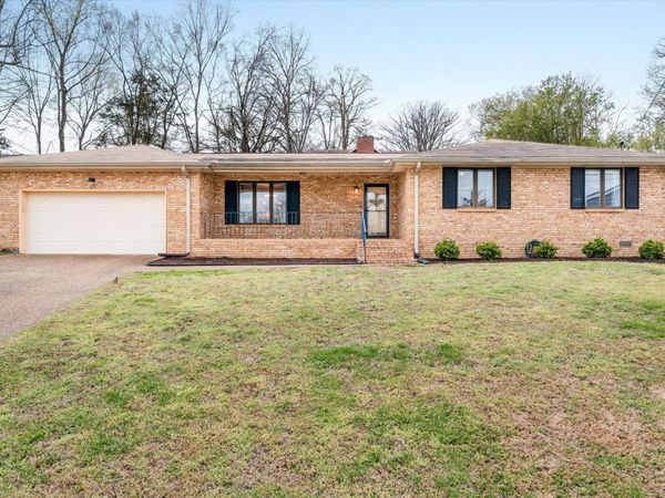 608 Somerset Ct, Nashville, TN 37217