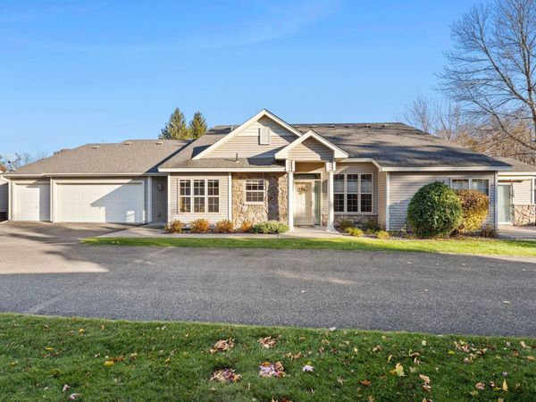 11084 Eagle Ridge Way, Chisago City, MN 55013