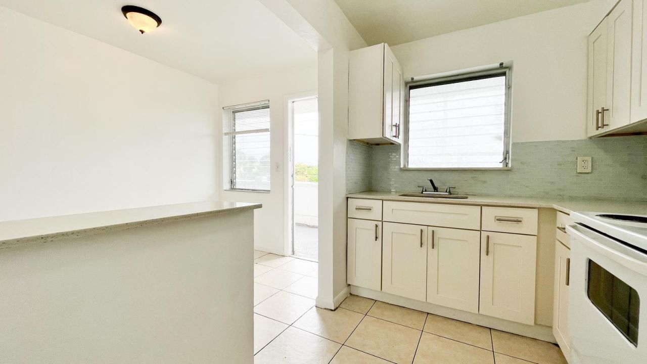 1241 W River Drive, Unit 7, Margate, FL 33063 Photo