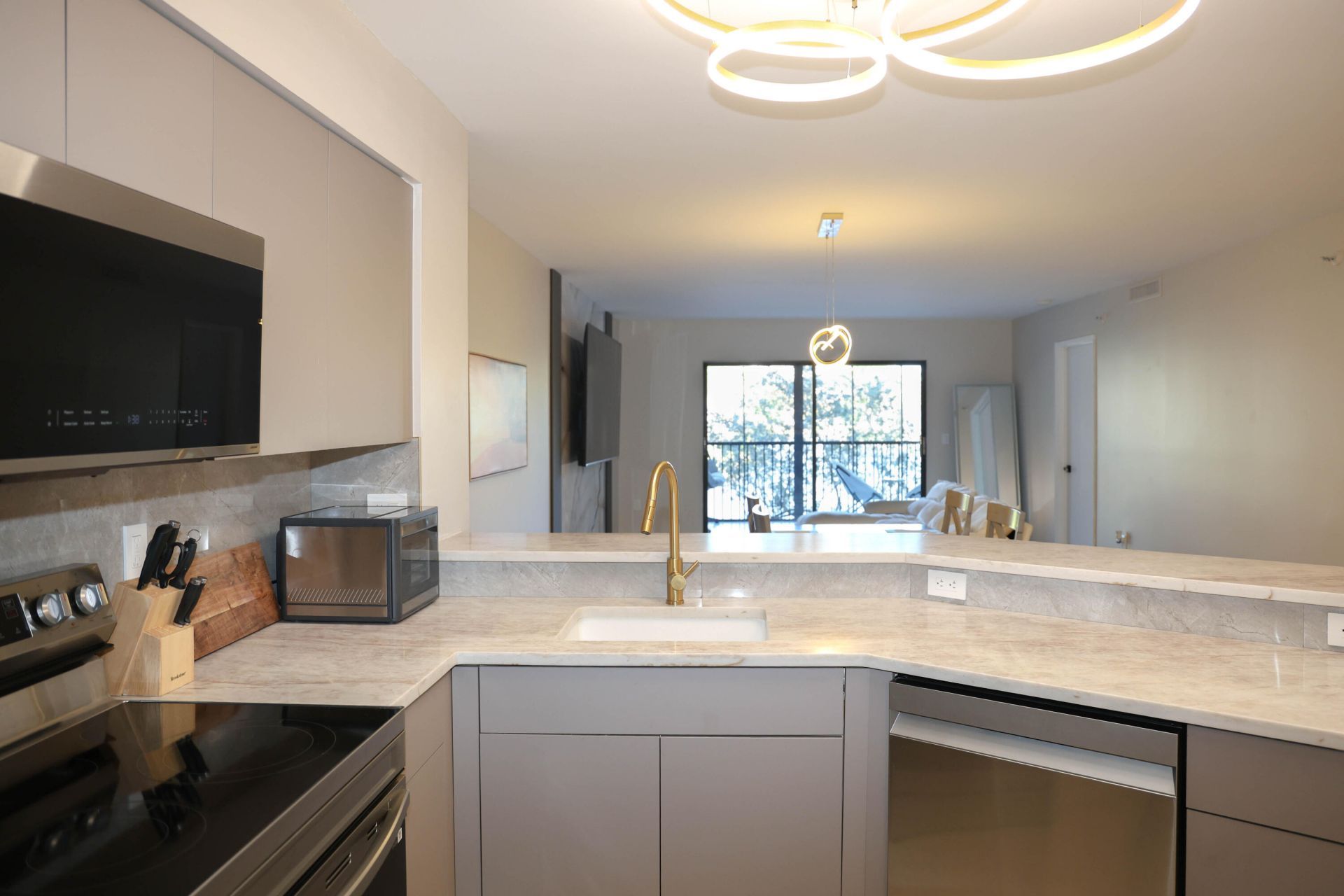 2334 S Cypress Bend Drive, Unit 202, Pompano Beach, FL 33069 Photo