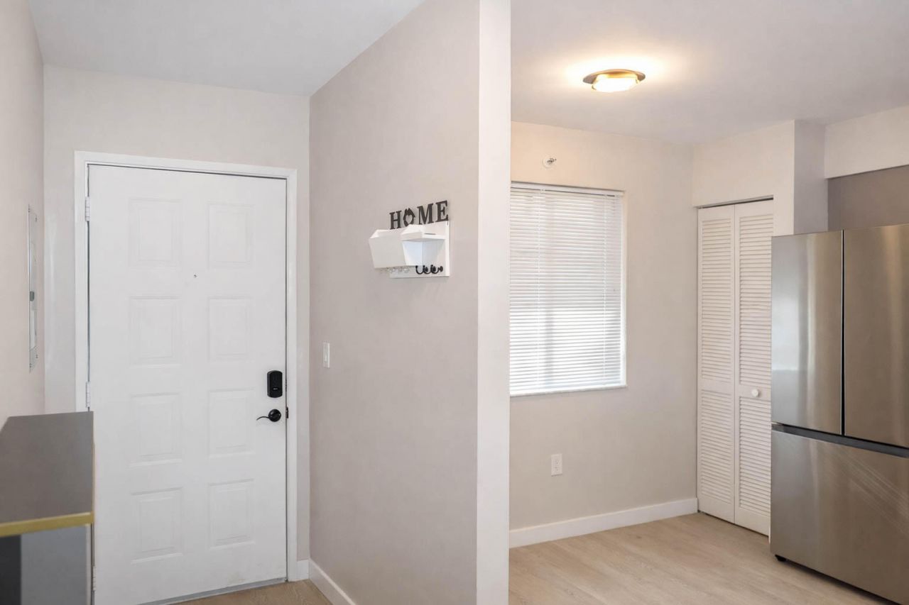 2334 S Cypress Bend Drive, Unit 202, Pompano Beach, FL 33069 Photo