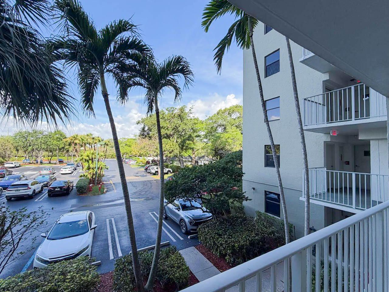 2334 S Cypress Bend Drive, Unit 202, Pompano Beach, FL 33069 Photo