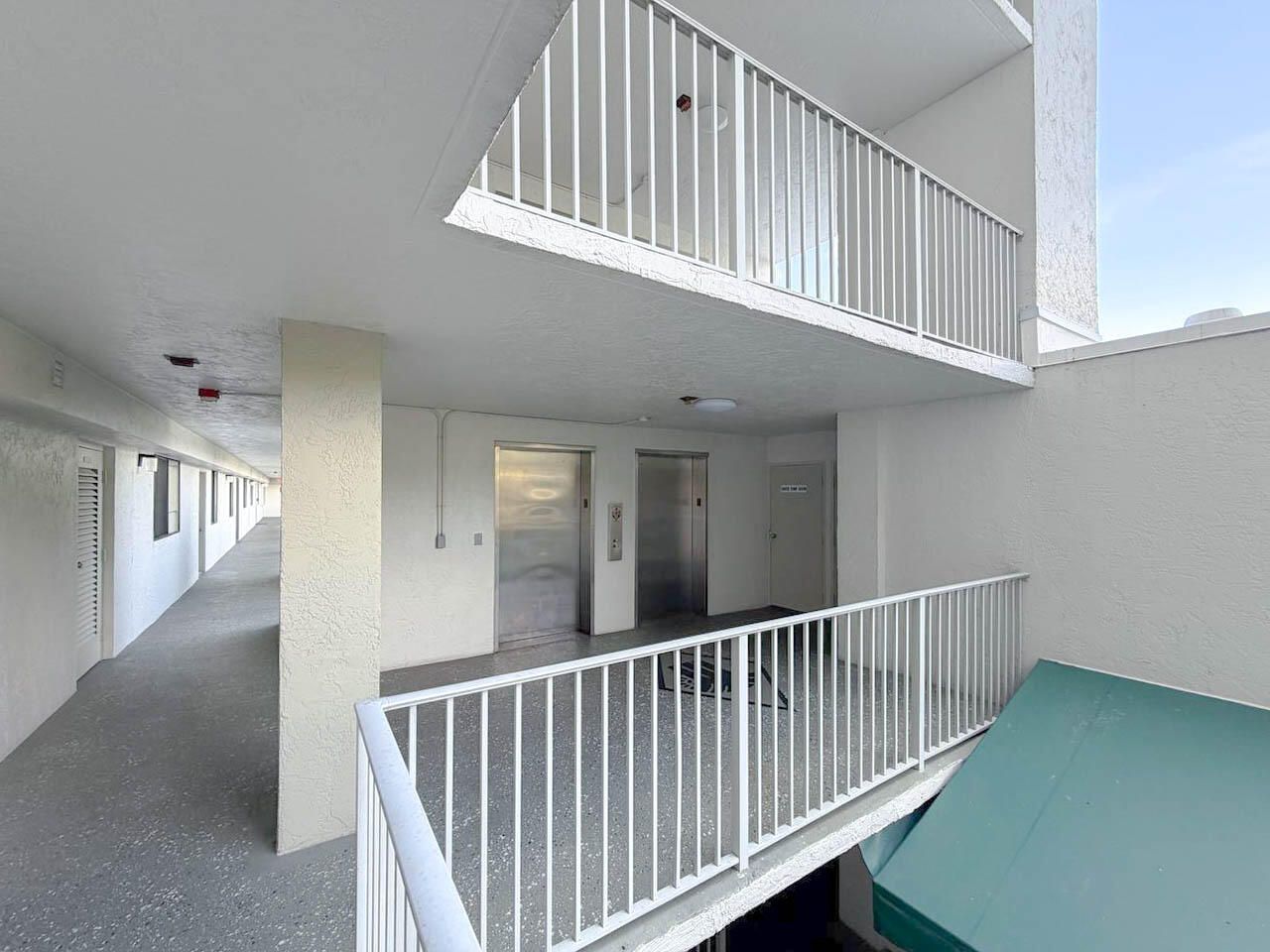 2334 S Cypress Bend Drive, Unit 202, Pompano Beach, FL 33069 Photo