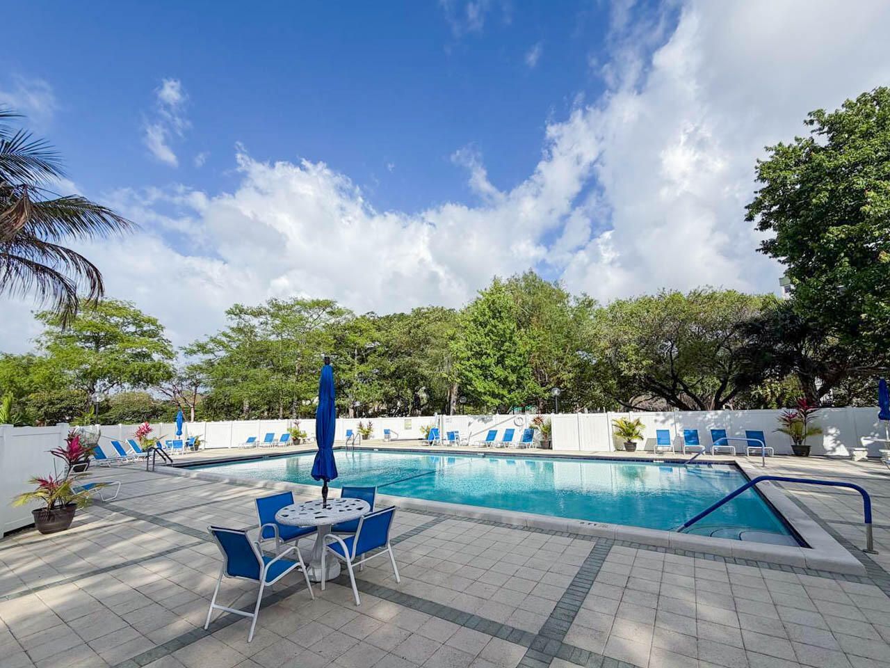 2334 S Cypress Bend Drive, Unit 202, Pompano Beach, FL 33069 Photo