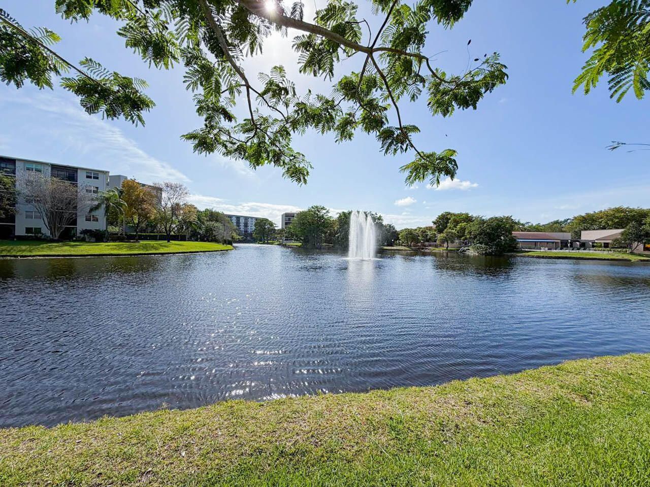 2334 S Cypress Bend Drive, Unit 202, Pompano Beach, FL 33069 Photo