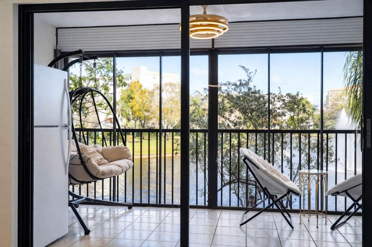 2334 S Cypress Bend Drive, Unit 202, Pompano Beach, FL 33069 Photo