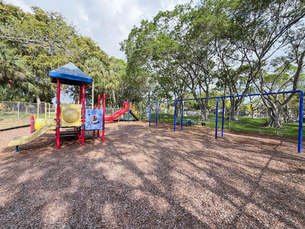 2334 S Cypress Bend Drive, Unit 202, Pompano Beach, FL 33069 Photo