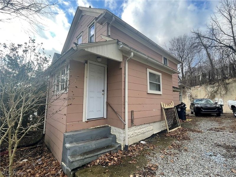 2125 SW 7th Street SW, Akron, OH 44314 Photo 2