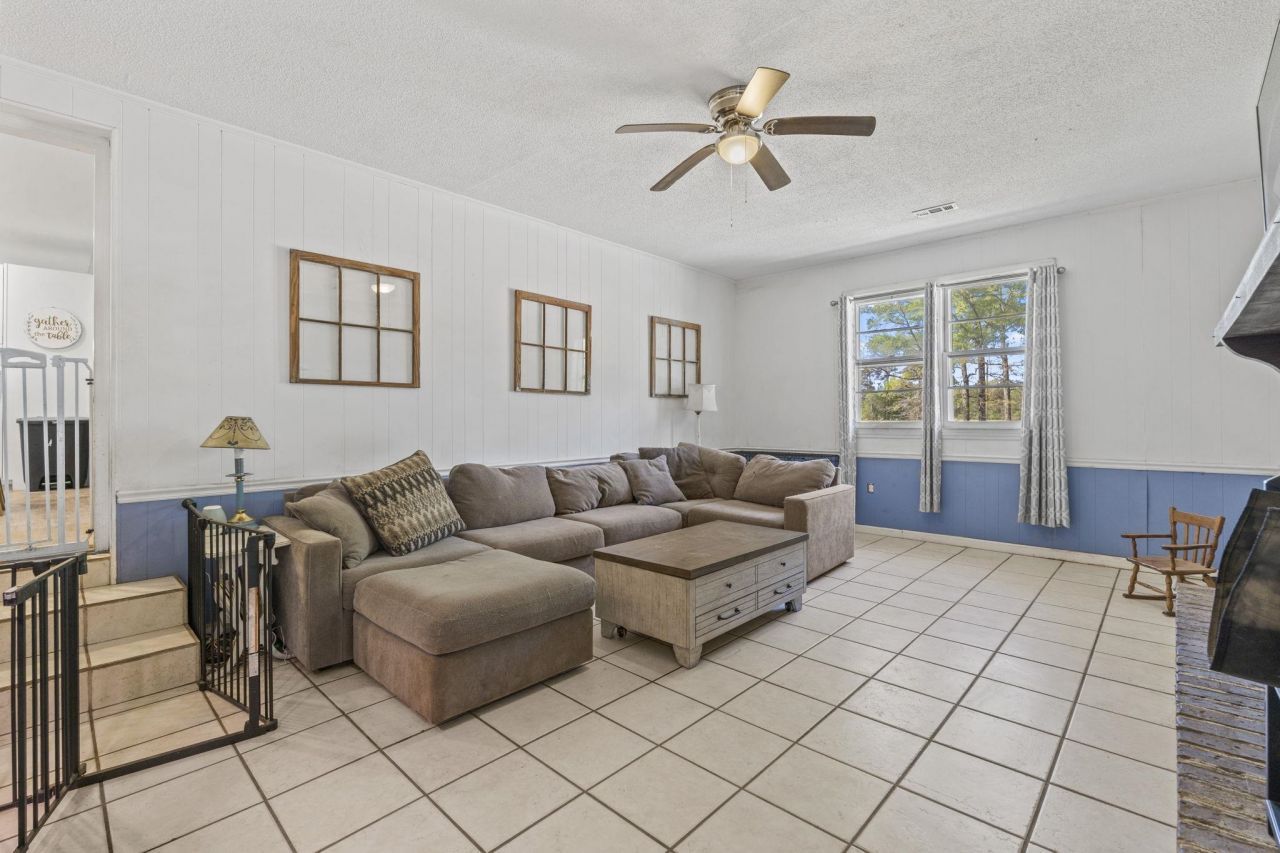 2090 Little Lamb Rd. Photo 22