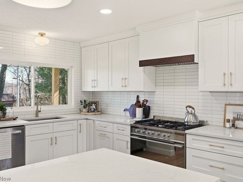 7572 Scenicview Drive, Independence, OH 44131 Photo 7