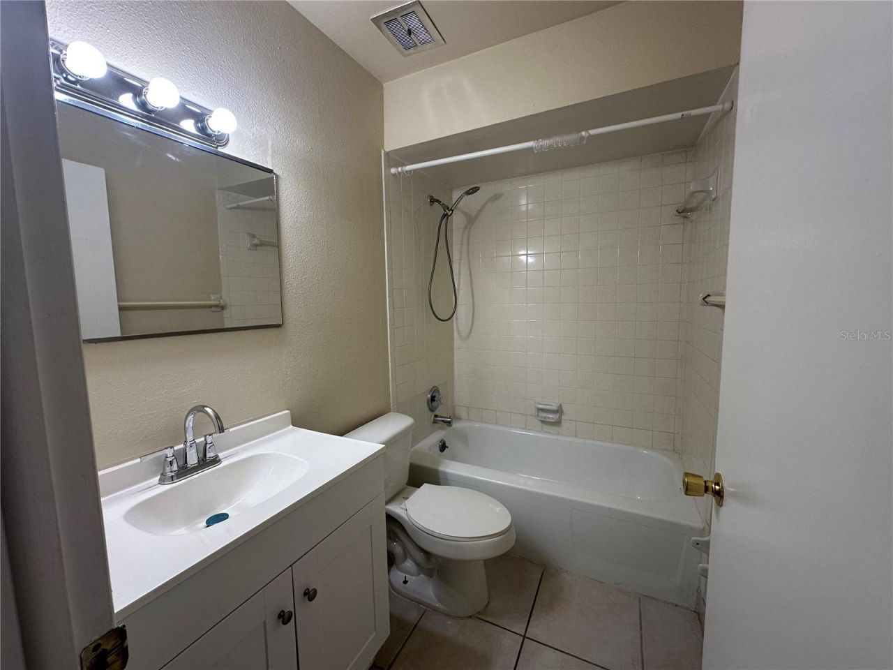 1000 Lake Of The Woods Boulevard, Unit 201E, Casselberry, FL 32730 Photo