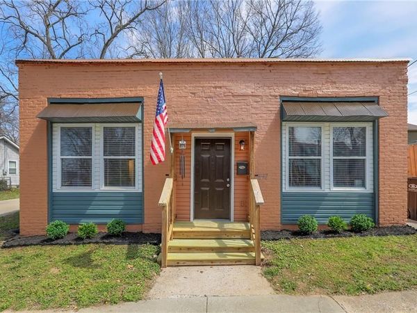 211 S Pearl Street, Independence, MO 64050
