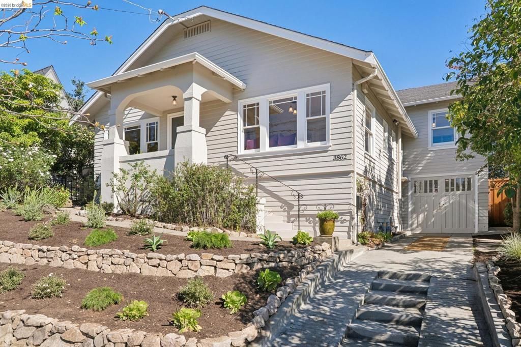 3862 Lyman Rd, Oakland, CA 94602 Main Photo