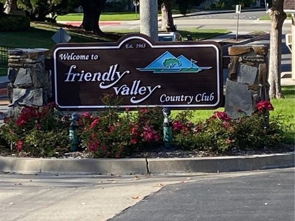 19724 Avenue Of The Oaks, Newhall, CA 91321