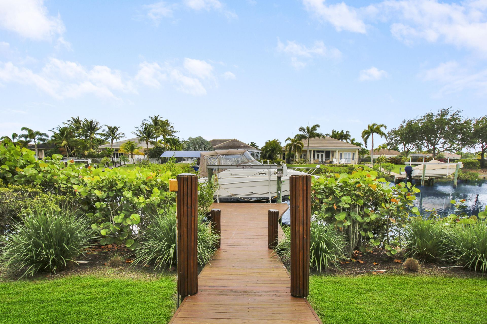 660 SW Yacht Basin Way, Stuart, FL 34997 Photo