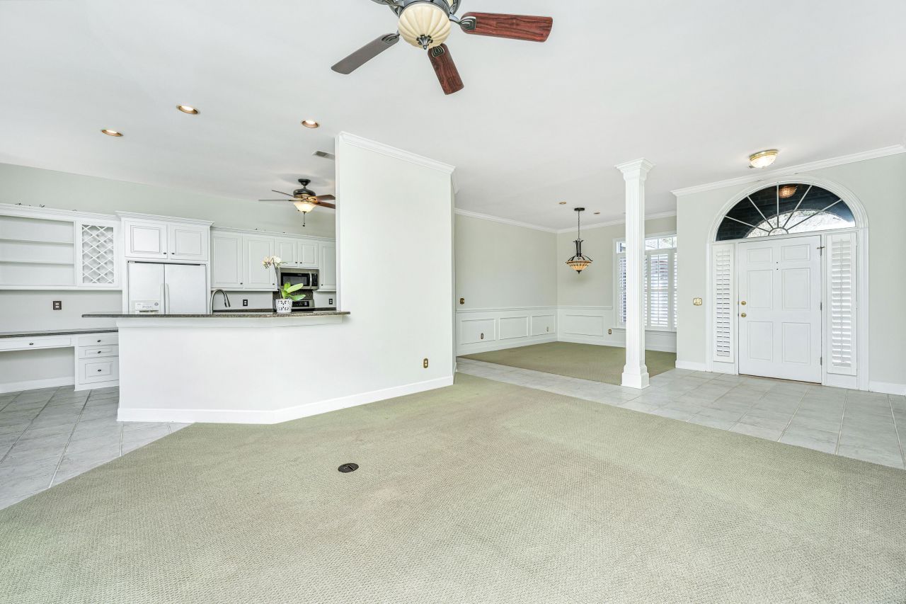 104 Sutton Lane Photo 12