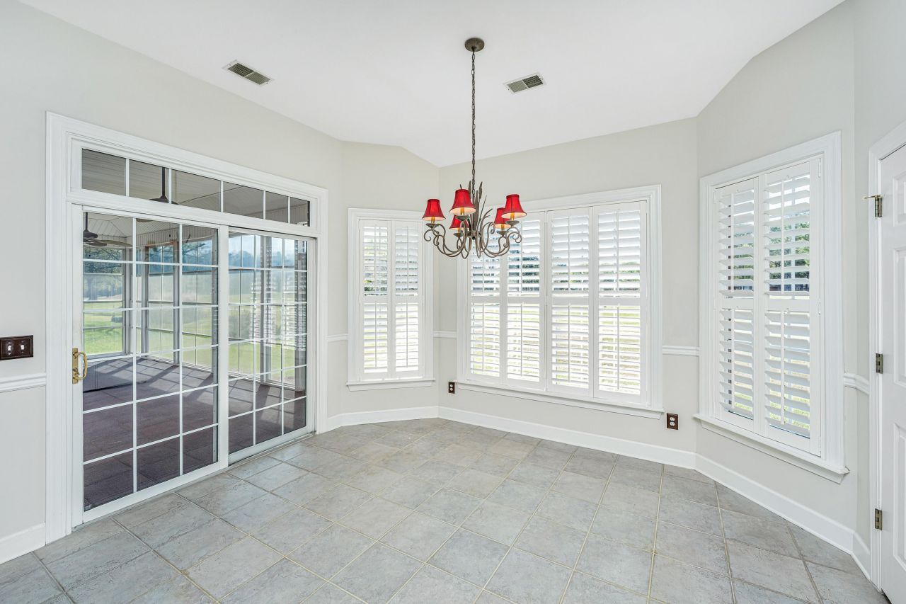 104 Sutton Lane Photo 14