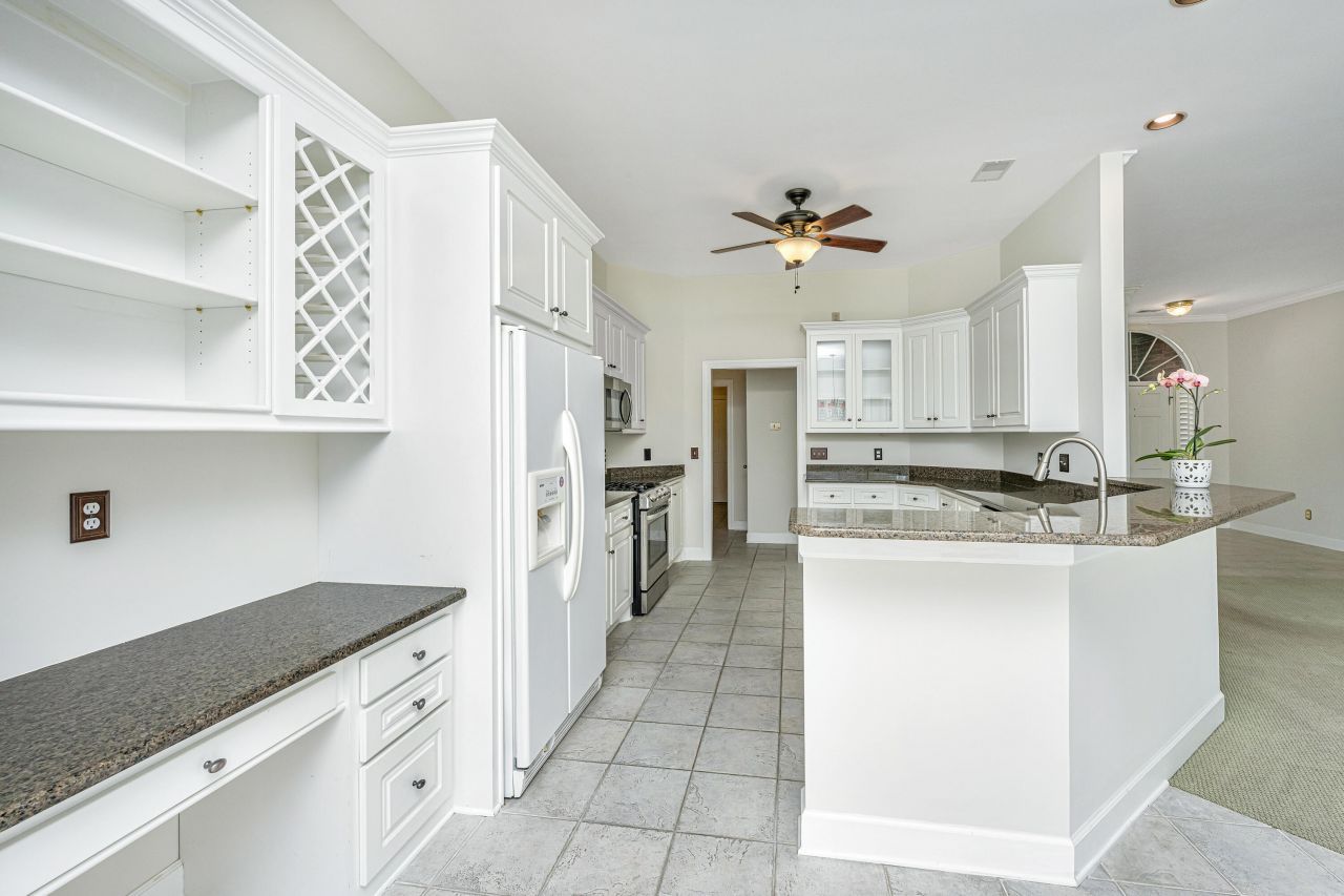 104 Sutton Lane Photo 15