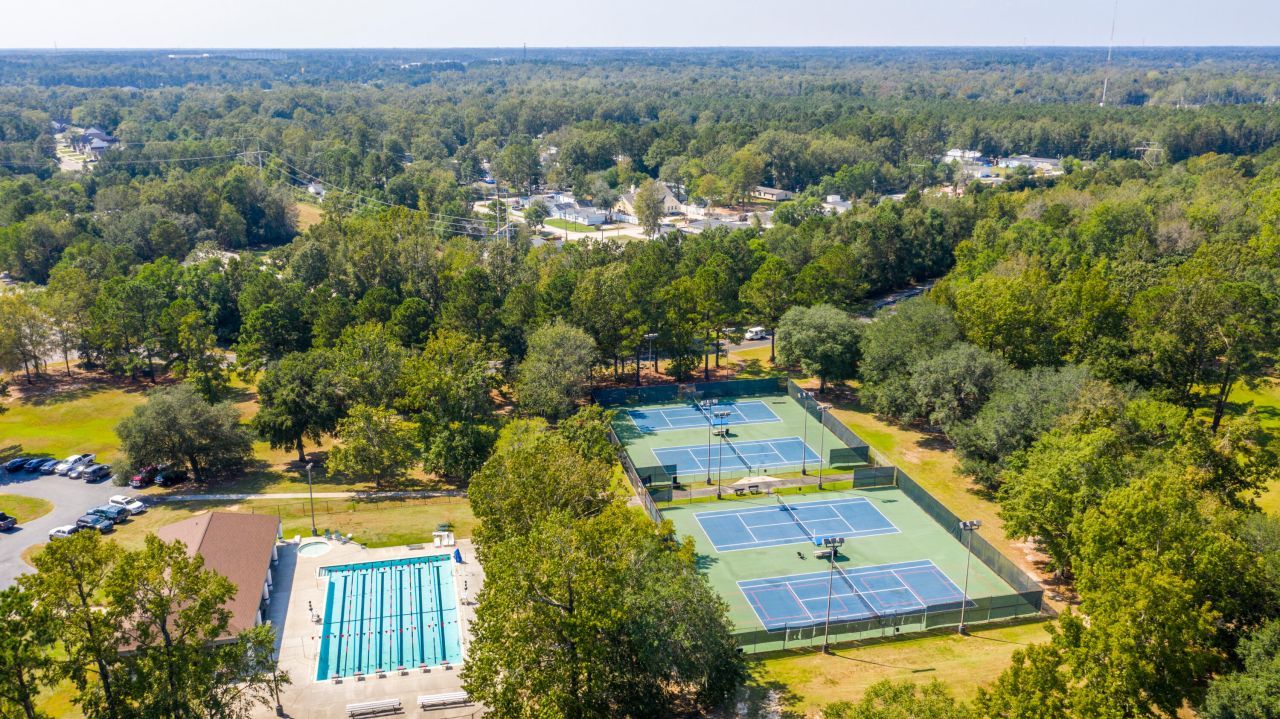 104 Sutton Lane Photo 35