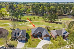 104 Sutton Lane photo 4