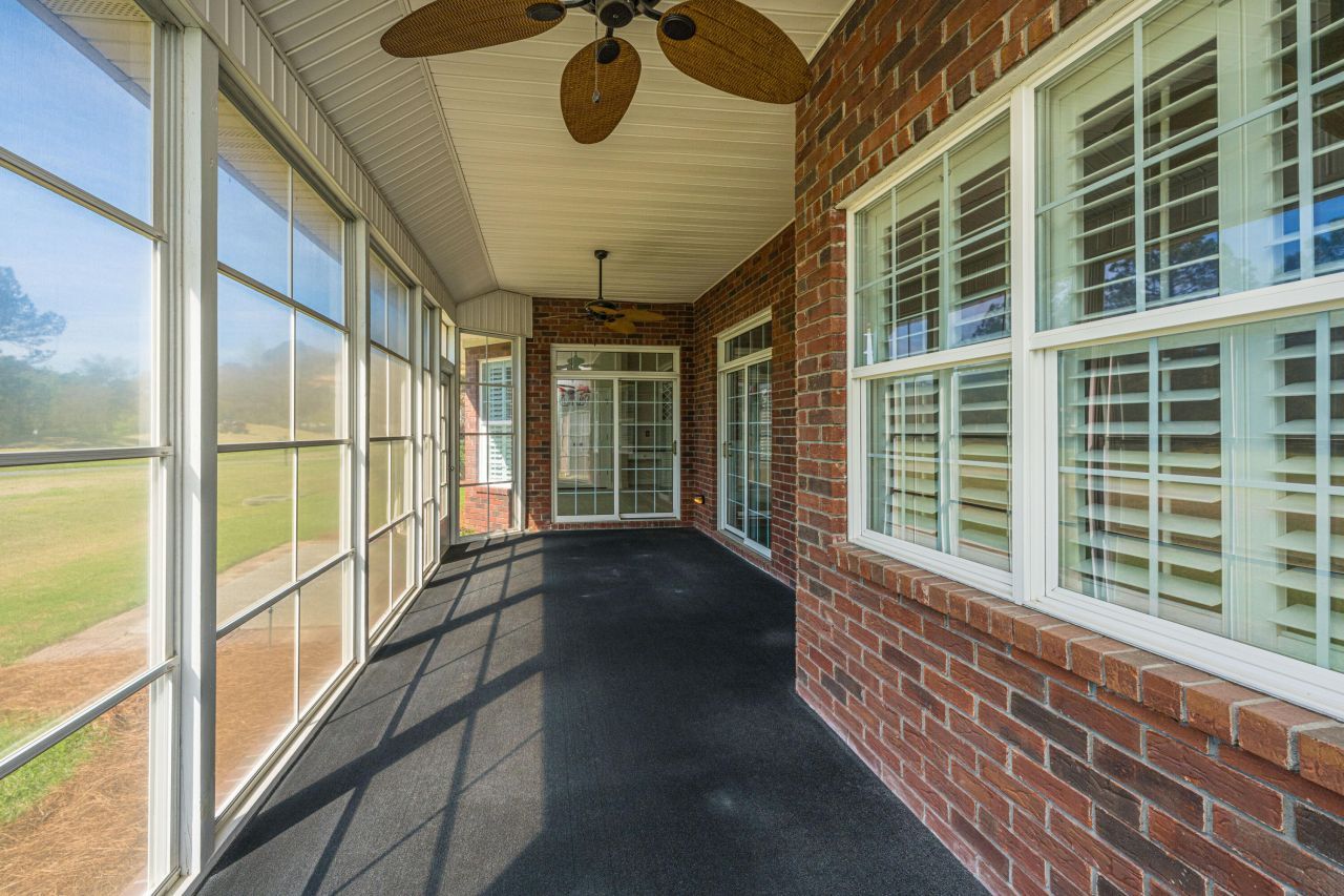 104 Sutton Lane Photo 6