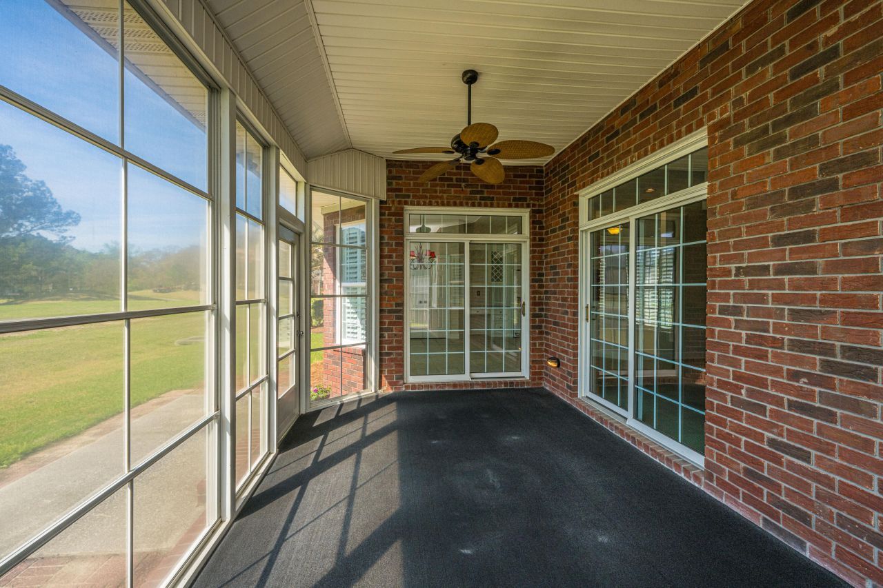 104 Sutton Lane Photo 7