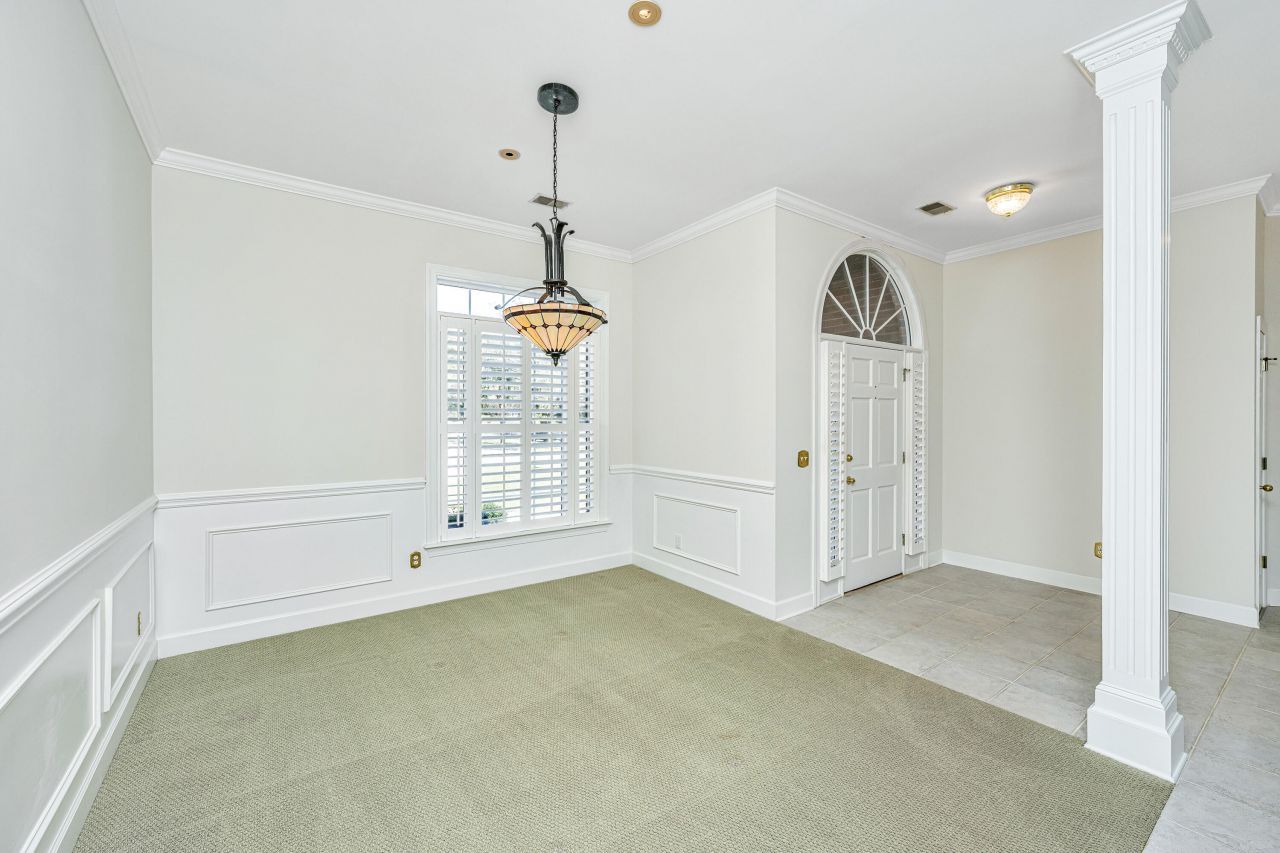 104 Sutton Lane Photo 8