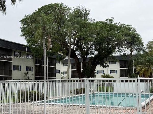 5100 SW 64th Ave, Unit 202, Davie, FL 33314