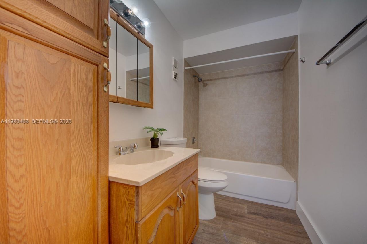 1960 Bayberry Dr, Unit 1960, Pembroke Pines, FL 33024 Photo