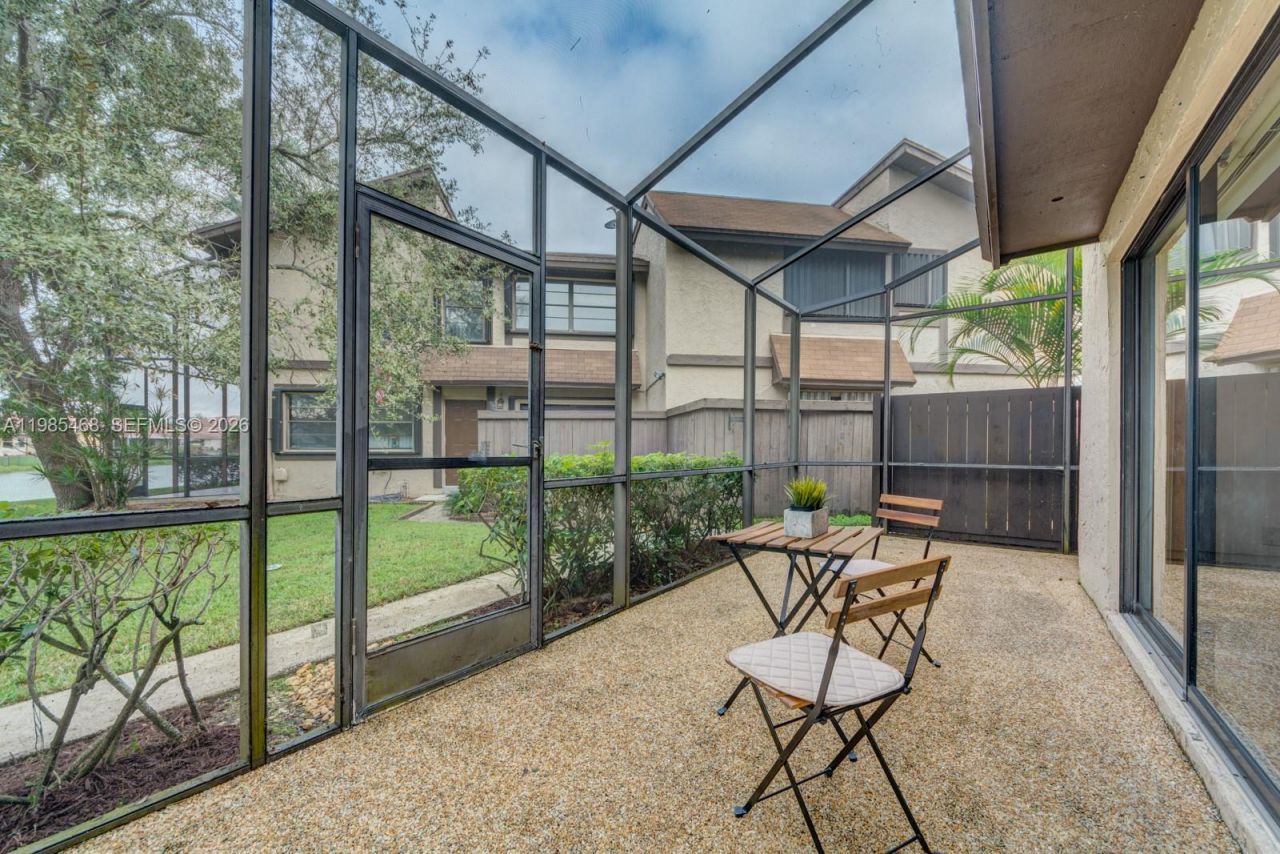 1960 Bayberry Dr, Unit 1960, Pembroke Pines, FL 33024 Photo