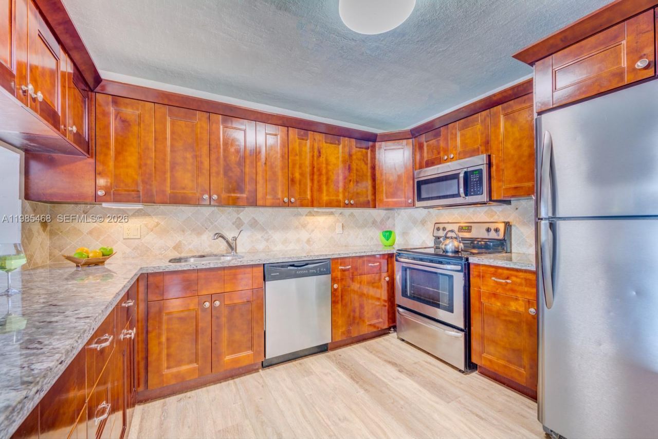 1960 Bayberry Dr, Unit 1960, Pembroke Pines, FL 33024 Photo