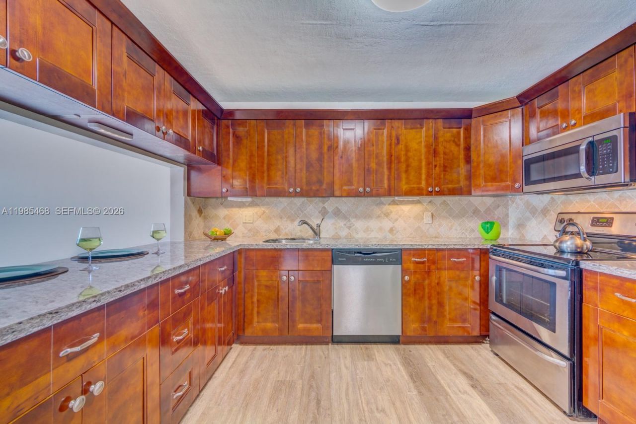 1960 Bayberry Dr, Unit 1960, Pembroke Pines, FL 33024 Photo