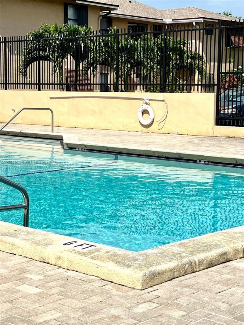 6866 NW 173rd Dr , Unit 610, Hialeah, FL 33015 Photo