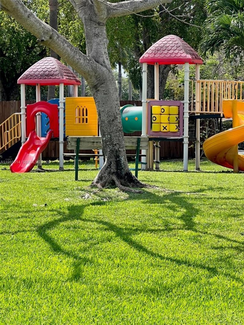 6866 NW 173rd Dr , Unit 610, Hialeah, FL 33015 Photo