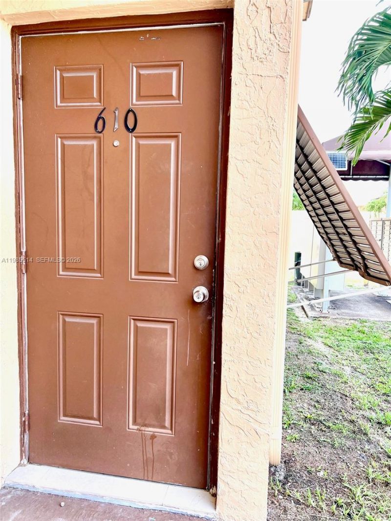 6866 NW 173rd Dr , Unit 610, Hialeah, FL 33015 Photo