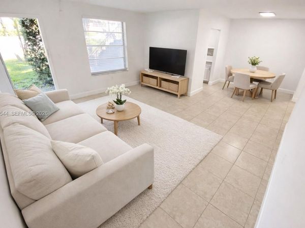 400 NE 1st St , Unit 105, Hallandale Beach, FL 33009