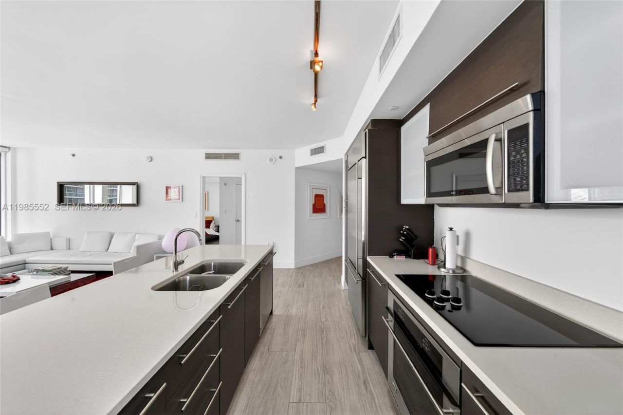 500 Brickell Ave , Unit 3901, Miami, FL 33131 Photo