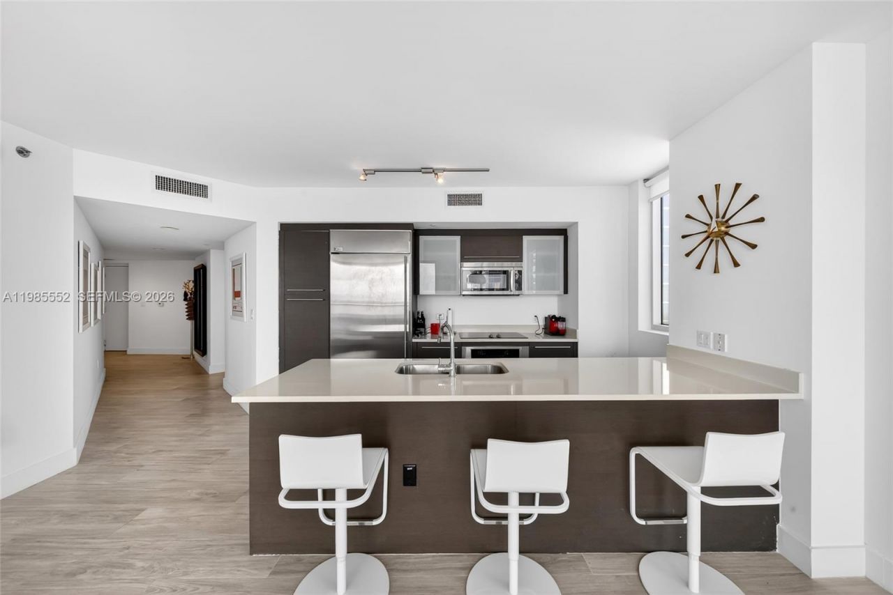 500 Brickell Ave , Unit 3901, Miami, FL 33131 Photo