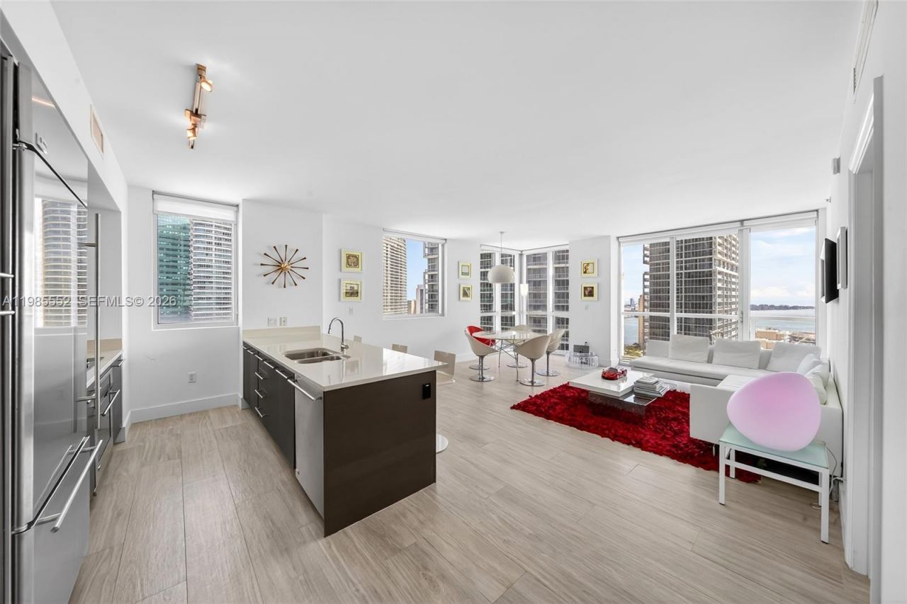 500 Brickell Ave , Unit 3901, Miami, FL 33131 Photo