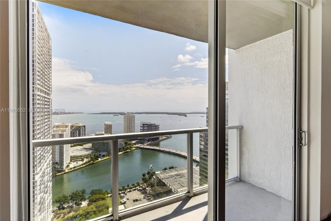 500 Brickell Ave , Unit 3901, Miami, FL 33131 Photo
