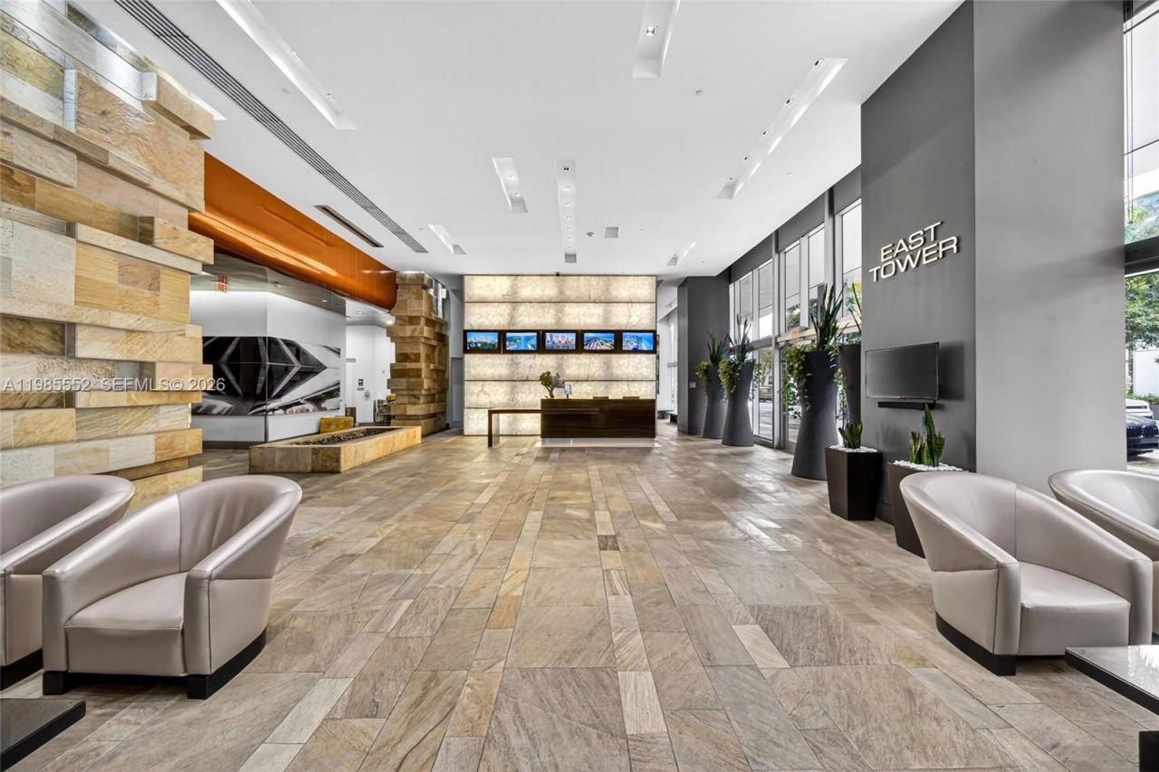 500 Brickell Ave , Unit 3901, Miami, FL 33131 Photo