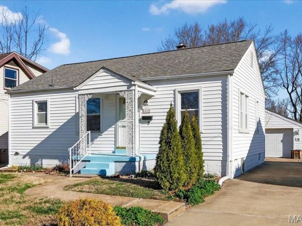 10327 Eaglewood Avenue, Overland, MO 63114