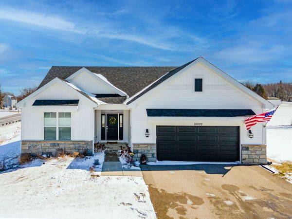 10002 Woodland Drive , Hebron, IL 60034