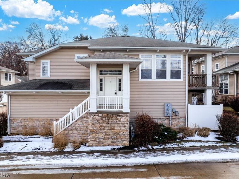 5820 Red Rock Court, Seven Hills, OH 44131 Photo 2